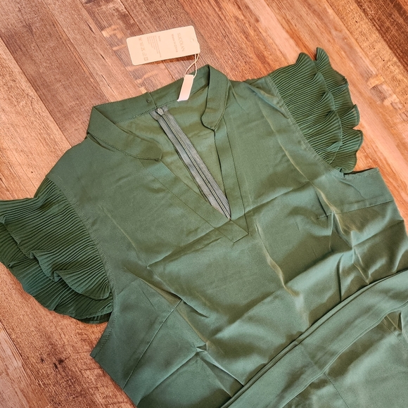 Ruffle Sleeve Jumpsuit - Picture 8 of 10